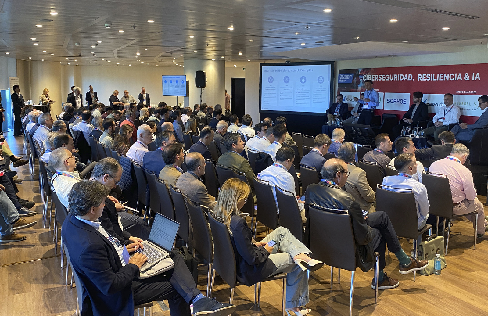 La tecnología como eje de la competitividad y los riesgos de la hiperconexión son las principales tendencias para los próximos años