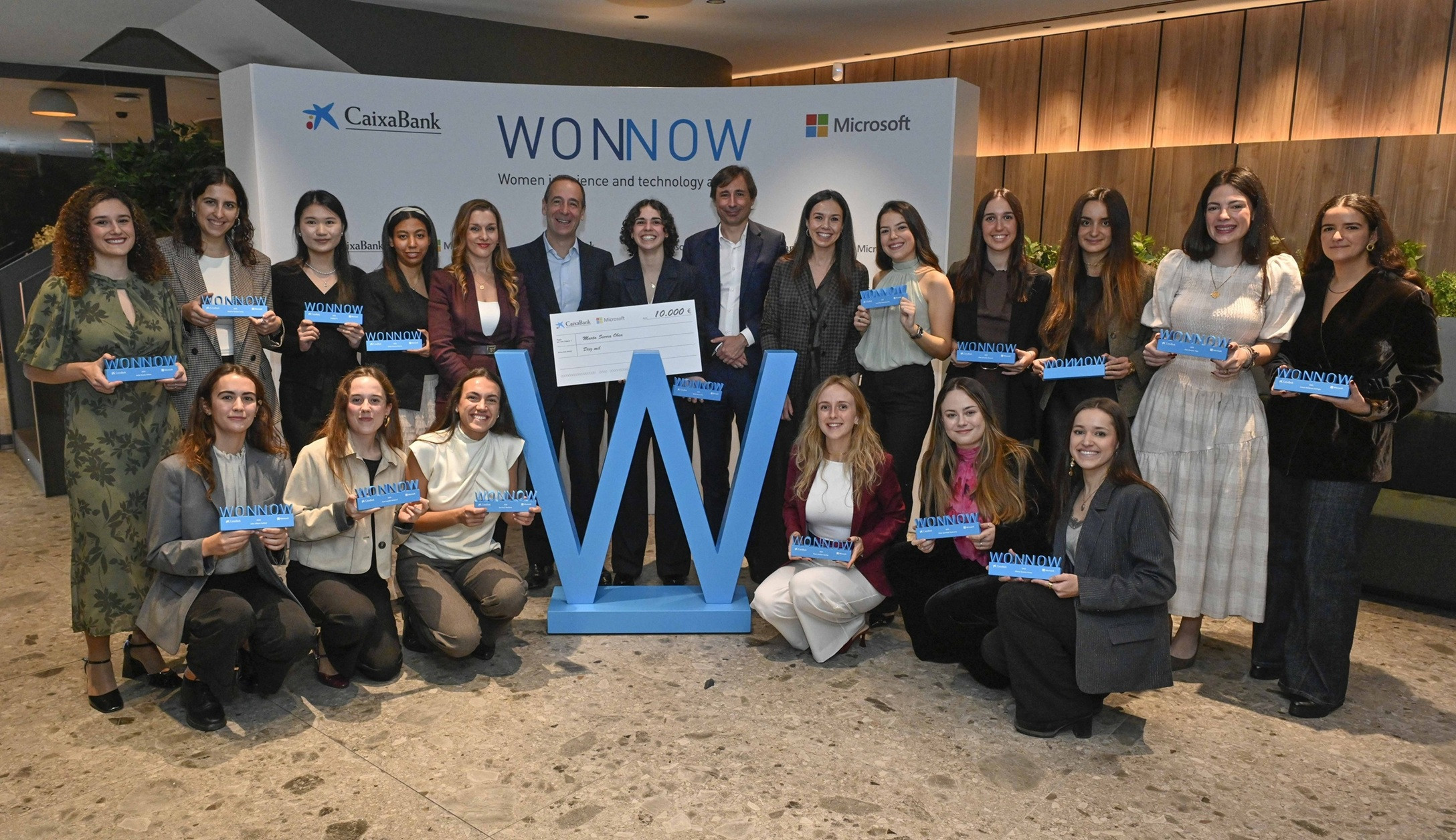 CaixaBank y Microsoft reconocen a las mejores universitarias de grados STEM en España en los VIII Premios WONNOW