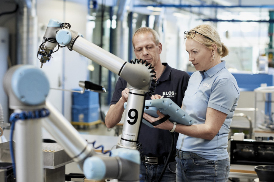 Universal robots renting cobots 29153