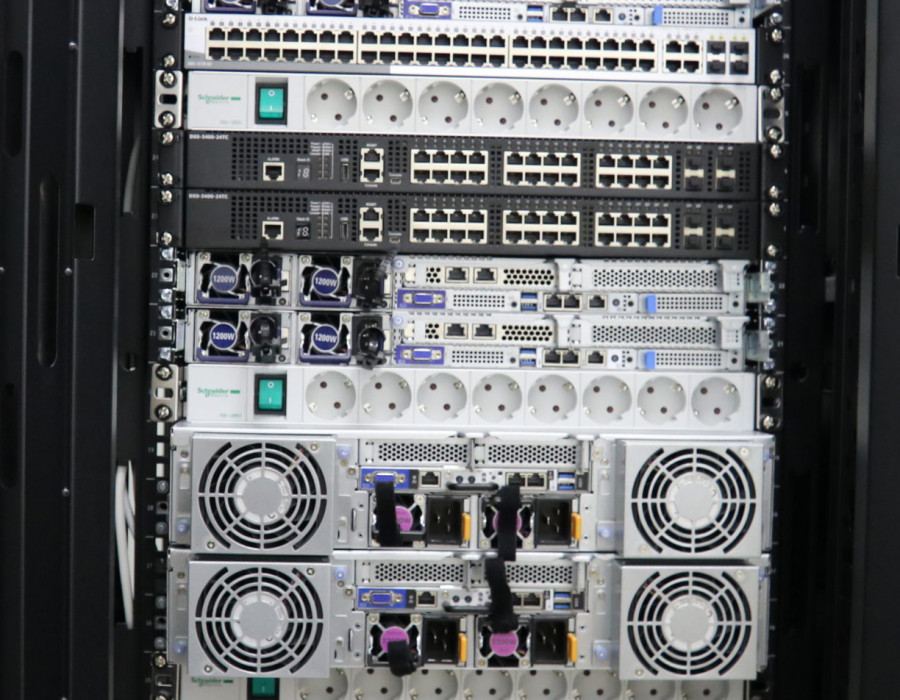 D Link SIE Rack Cluster Computacional Insitituto Quimica Universidad de Barcelona 02