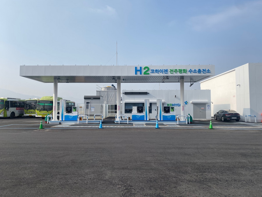 Emerson chosen as automation partner for world’s largest hydrogen refueling station for commercial vehicles en us 8669464
