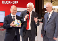 Pr162025 Beckhoff Hannover Messe Chancellor's visit web
