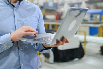 Alianza Stratesys y Vester Business